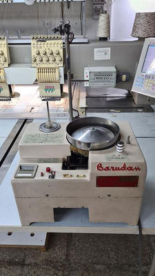 Máquina para fazer bobinas de fios marca BARUDAN