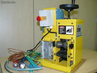Maquina pelacables para cables desde 2 hasta 60 mm.