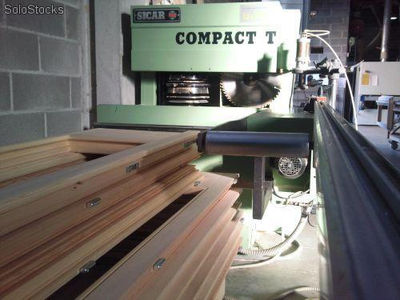 MAQUINARIA para fabricación de ventanas de madera, en funcionamiento, equipado.