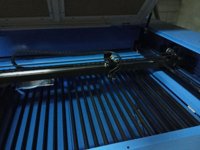 Maquinas Laser CO2 Industrial para corte y grabado de materiales no metalicos.