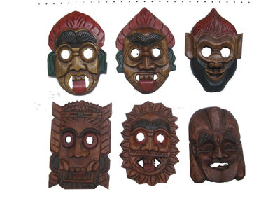 Maschere tailandese in legno acacia intagliate a mano. Stock 50-