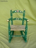 Mecedora o balancín infantil decorado en estilo sevillano y asiento de enea