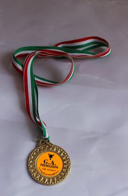 medaglia completo di adesivo e laccetto tricolore