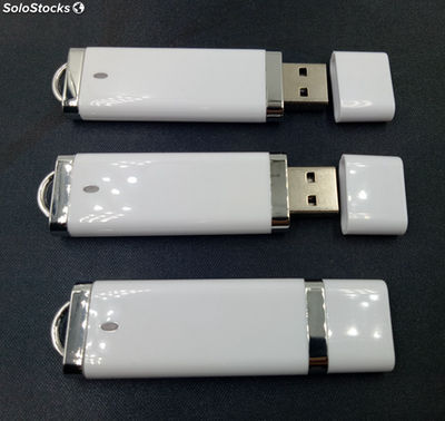 Mémoire USB en plastique à faible coût avec logo personnalisé