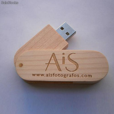 Memoria usb 4gb tapa giratoria en madera con el logo grabado por láser