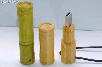 Memoria USB de bambú ecológico con logo grabado por láser gratis modelo 10