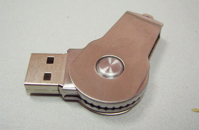 Memoria USB2.0 de metal con logo a serigrafía y grabado por láser gratis 102 - Foto 3