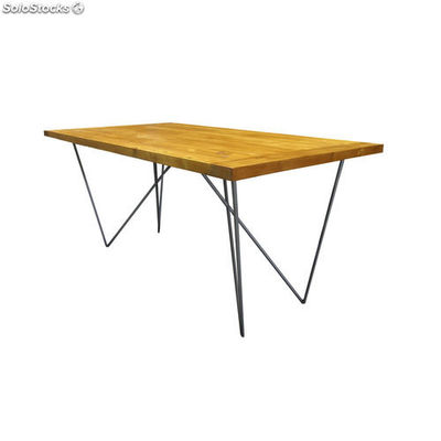 Mesa de madeira de estilo industrial