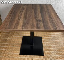 mesa hostelería tablero de melamina modelo NOGAL pie de hierro NEGRO