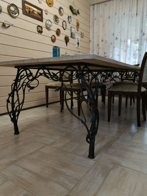 Mesas de madera y resina con bastidores forjados - Foto 3