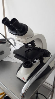 Microscopio Leica