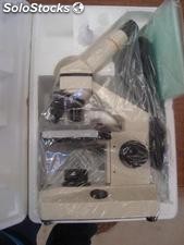 Microscopio monocular escolar metalico