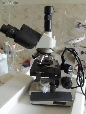 Microscopio trinocular colegio