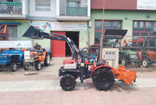 Mini tractor Kubota B 7000 con pala y fresa