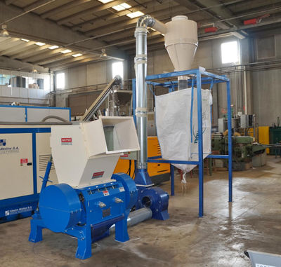 Molino triturador para plástico (PP, PE, PET y PVC) con sistema de extracción