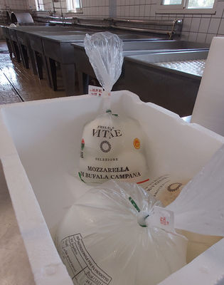 Mozzarella di Bufala Campana DOP - Artigianale - Foto 3