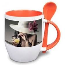 Mug en céramique blanc avec anse et intérieur de couleur orange. - Photo 4