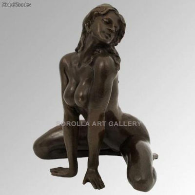 Mujer desnuda posando | bronces en bronce