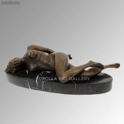 Mujer desnuda tumbada | bronces en bronce
