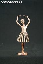 Nena dançarina ouro 23,75 centímetros.