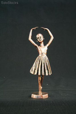 Nena dançarina ouro 23,75 centímetros.