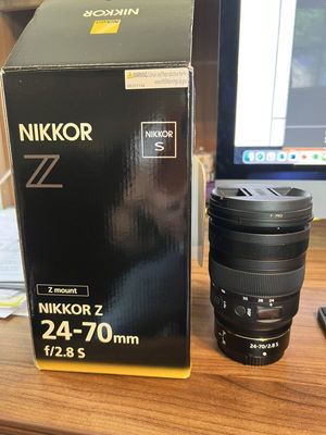 Nikon nikkor z 24-70MM f/2.8 s lens