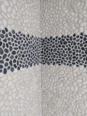 OFERTA! Mosaico piedra de rio mix blanco y negro 30x30 - Foto 3