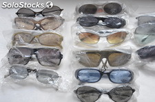 Okulary przeciwsłoneczne - mix w zawrotnej cenie - 15 000 sztuk