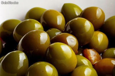 Olives vertes et noires en boîtes de 314ml