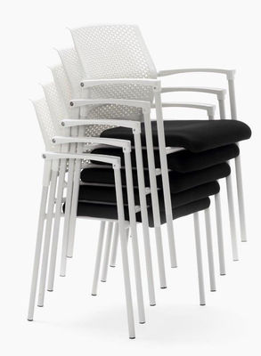Pack 4 sillas confidente manila con patas negras, con respaldo y brazos en pvc - Foto 4