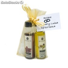 Pack détail de mariage: miniature d&#39;huile d&#39;olive et vinaigre.