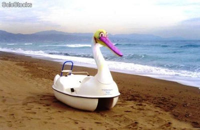 Paddle boats, pedal boats, pedalos, tretboote, beach accessories ...