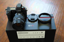 Panasonic - lumix S1R Mirrorless Camera