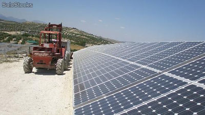 Panneaux photovoltaïques pour production d´électricité. - Photo 2