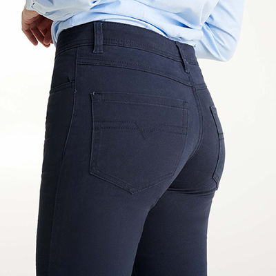 Pantalón largo de mujer, con tejido confortable y resistente. - Foto 4