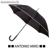 Paraguas de Antonio Miró de 8 paneles, con elegante dis