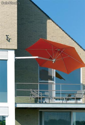 Parasol ogrodowy na balkon lub taras średnica 270 cm z wysięgnikiem 185 cm