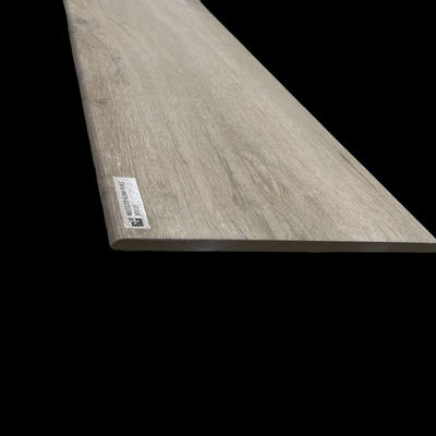 peldaño porcelanico efecto madera para escalera 30x120cm - Foto 4