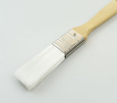 Pinceau plat queue de morue 25 mm manche ergonomique en bois - Photo 3