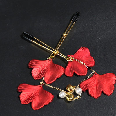 Pinzas para pezones adornadas con perlas y colgantes de hojas de color rojo - Foto 2