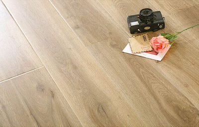 Piso Flotante de madera, piso laminado 8mm, doble click, waterproof - Foto 2