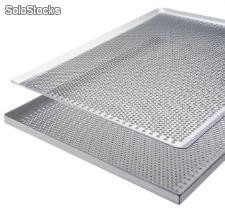 Plaque patissiere aluminium / grandes perforations- épaisseur : 15/10e- 1,5 mm - bord 45° - 400 x 800 mm