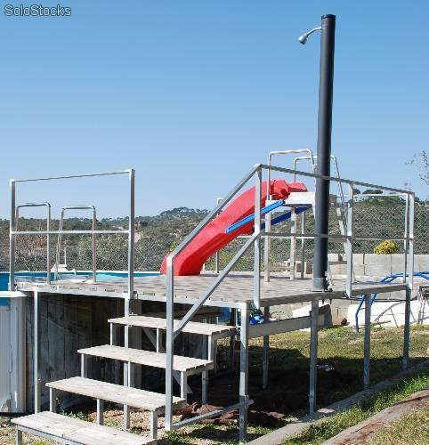 Plataforma con escalera para piscina desmontable elevada