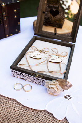 Porta anillos para bodas.Caja de madera porta anillos personalizada