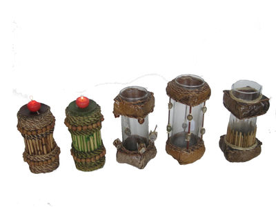Portacandele lanterne filippine in bambù intrecciato e vetro. Stock 37-