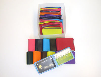 Portatarjetas de credito fabricadas en pvc base opaca capacidad 10 tarjetas - Foto 2