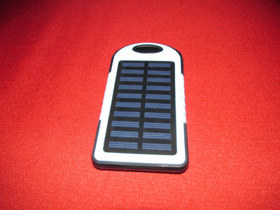 Power bank solar con led y luz ultravioleta