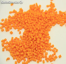 PP granulada color naranja