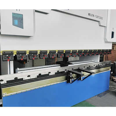 Prensa plegadora y plegadora CNC para procesamiento de chapa - Foto 3