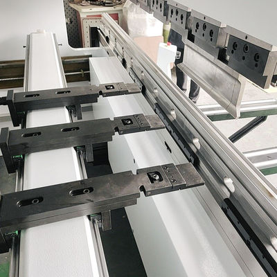 Prensa plegadora y plegadora CNC para procesamiento de chapa - Foto 4